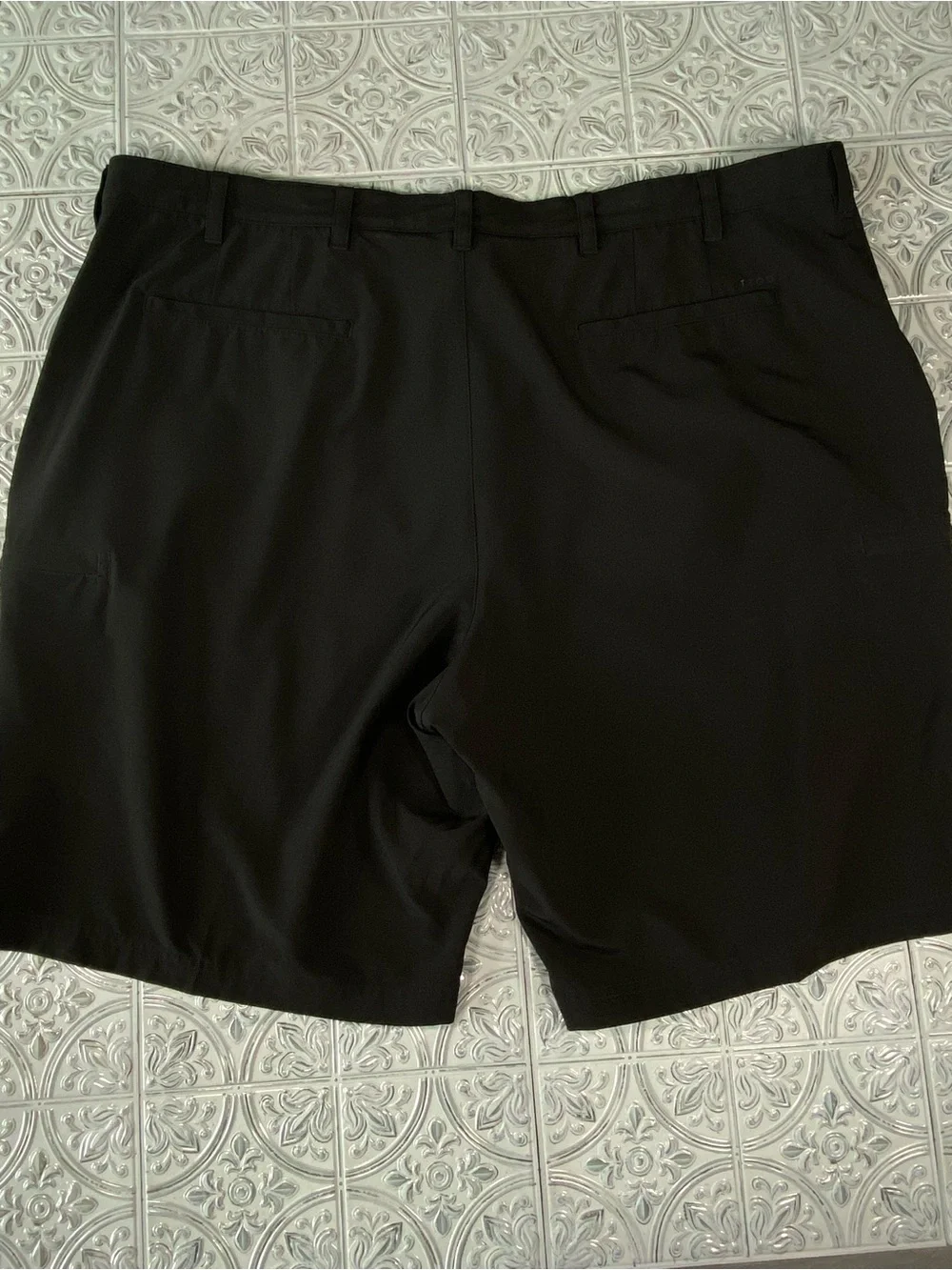IZOD Golf Mens 46 Black Performance Golf Shorts Stretch 10” Inseam
